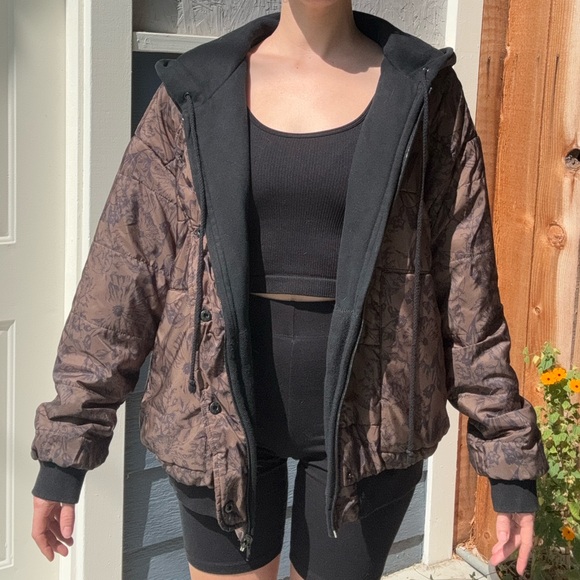 Reversible Hoodie Puffer Jacket - Picture 5 of 11